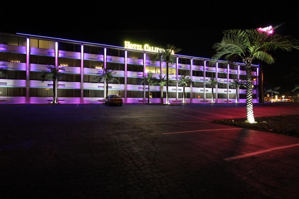 California Palms Hotel And Suites Austintown المظهر الخارجي الصورة