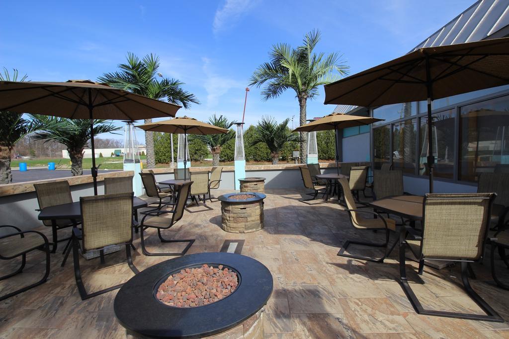 California Palms Hotel And Suites Austintown المظهر الخارجي الصورة